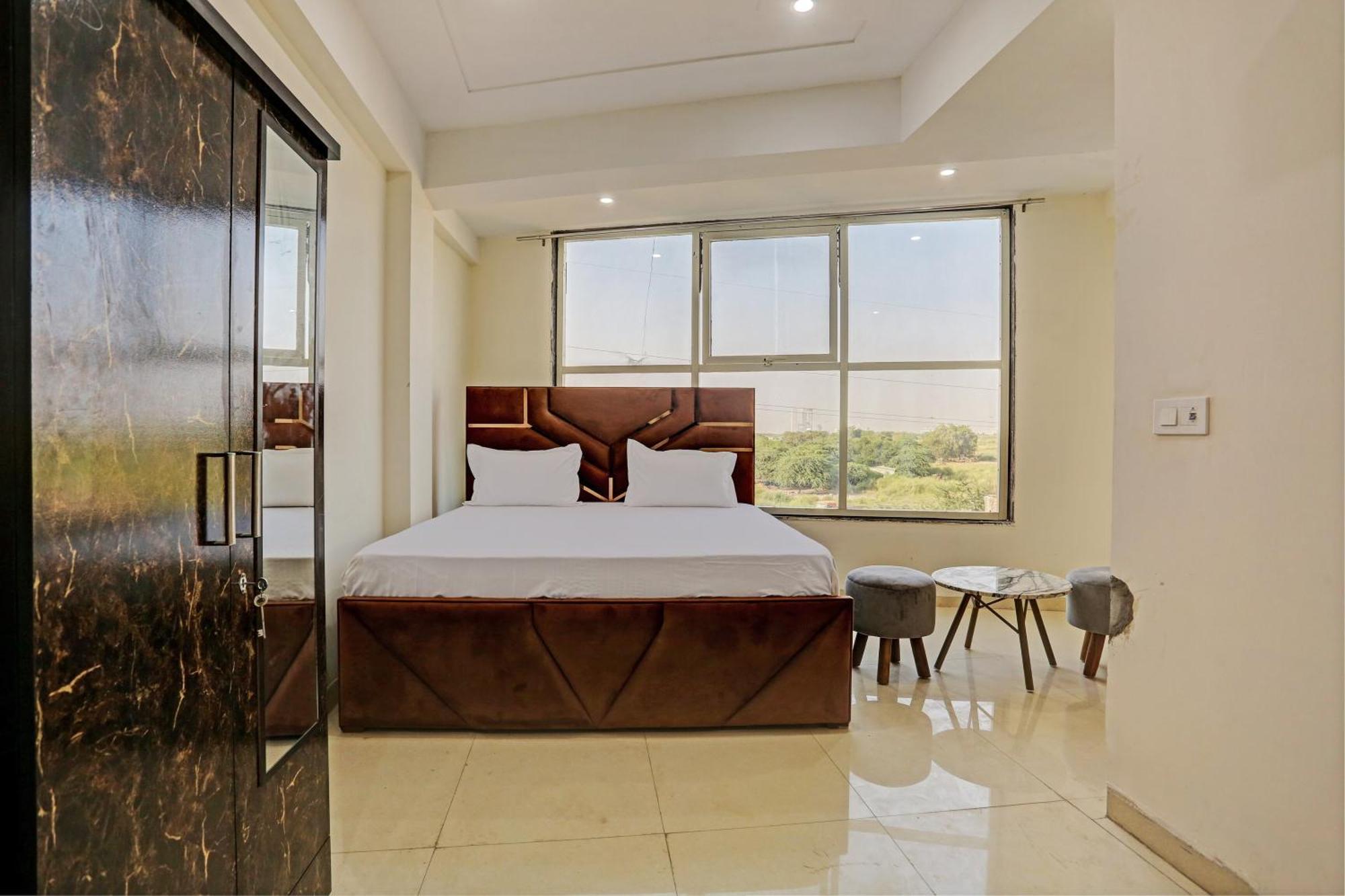 Hotel O Tree House New Delhi Exteriör bild